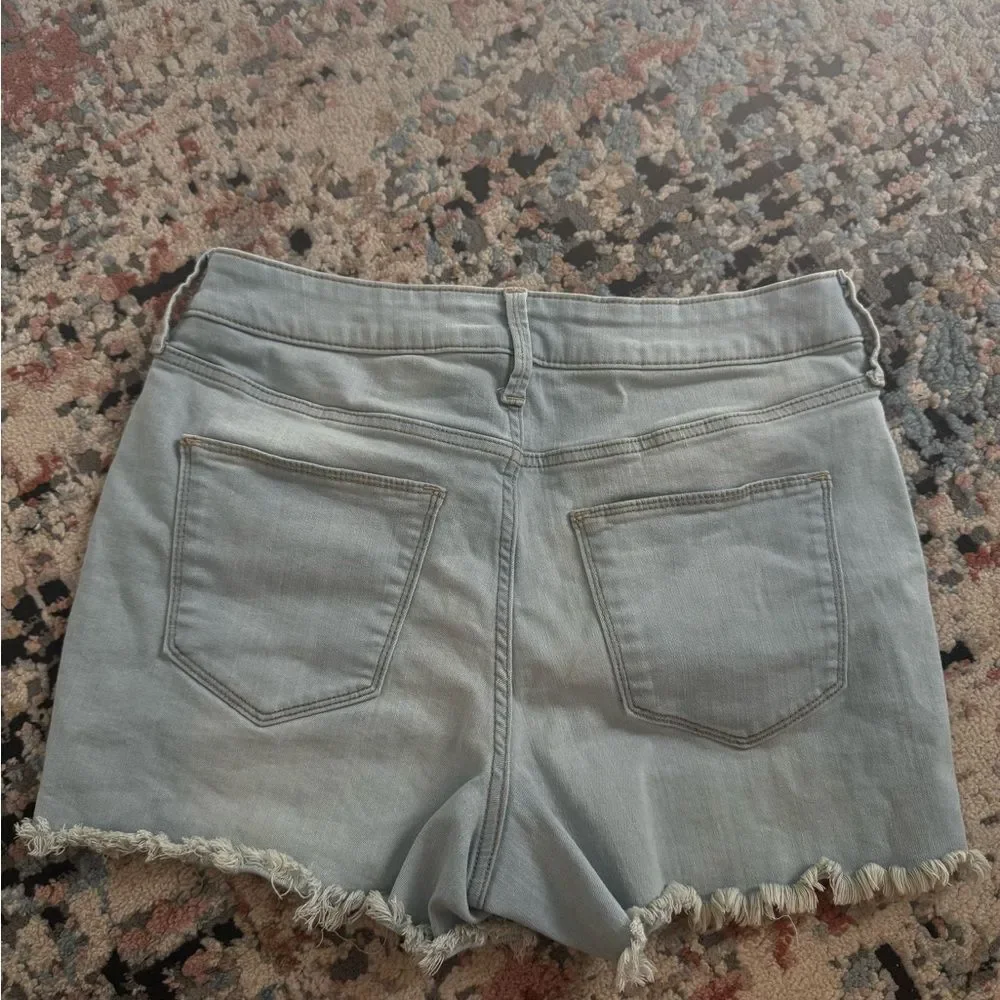 Universal Thread Jean Shorts - Picture 4 of 4